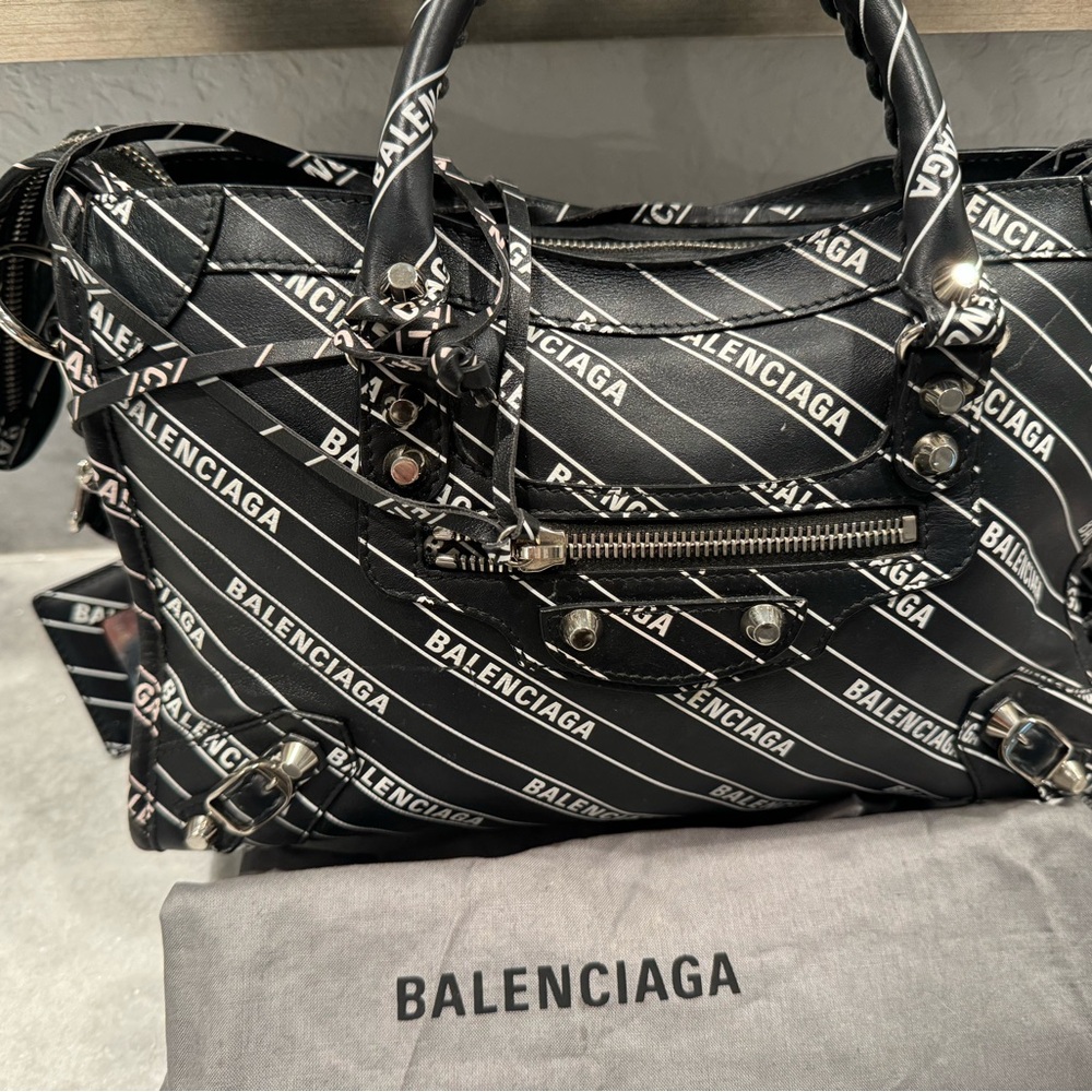 Balenciaga bag logo